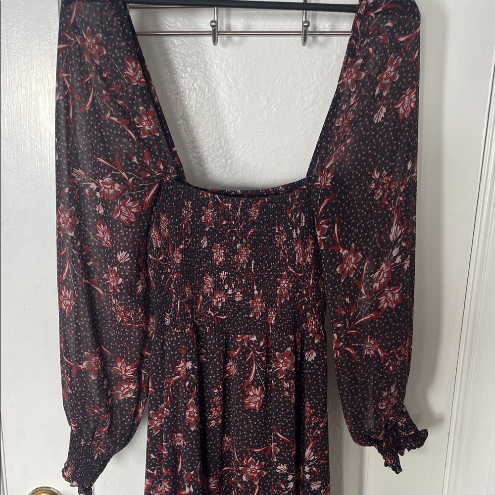 Chic Long Sleeve Floral Dress in Black and Red